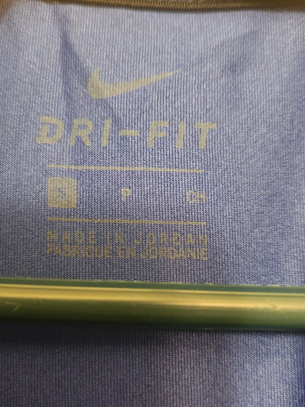 NWOT Nike Boys Dri-FIT Geometric Graphic Tee- Size Youth Small